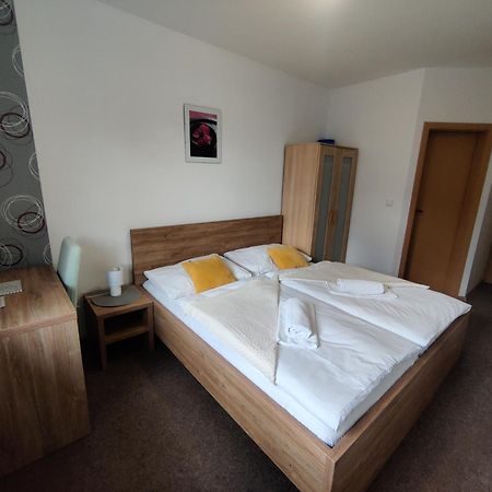 Hotel Orlan Bratislava Ngoại thất bức ảnh