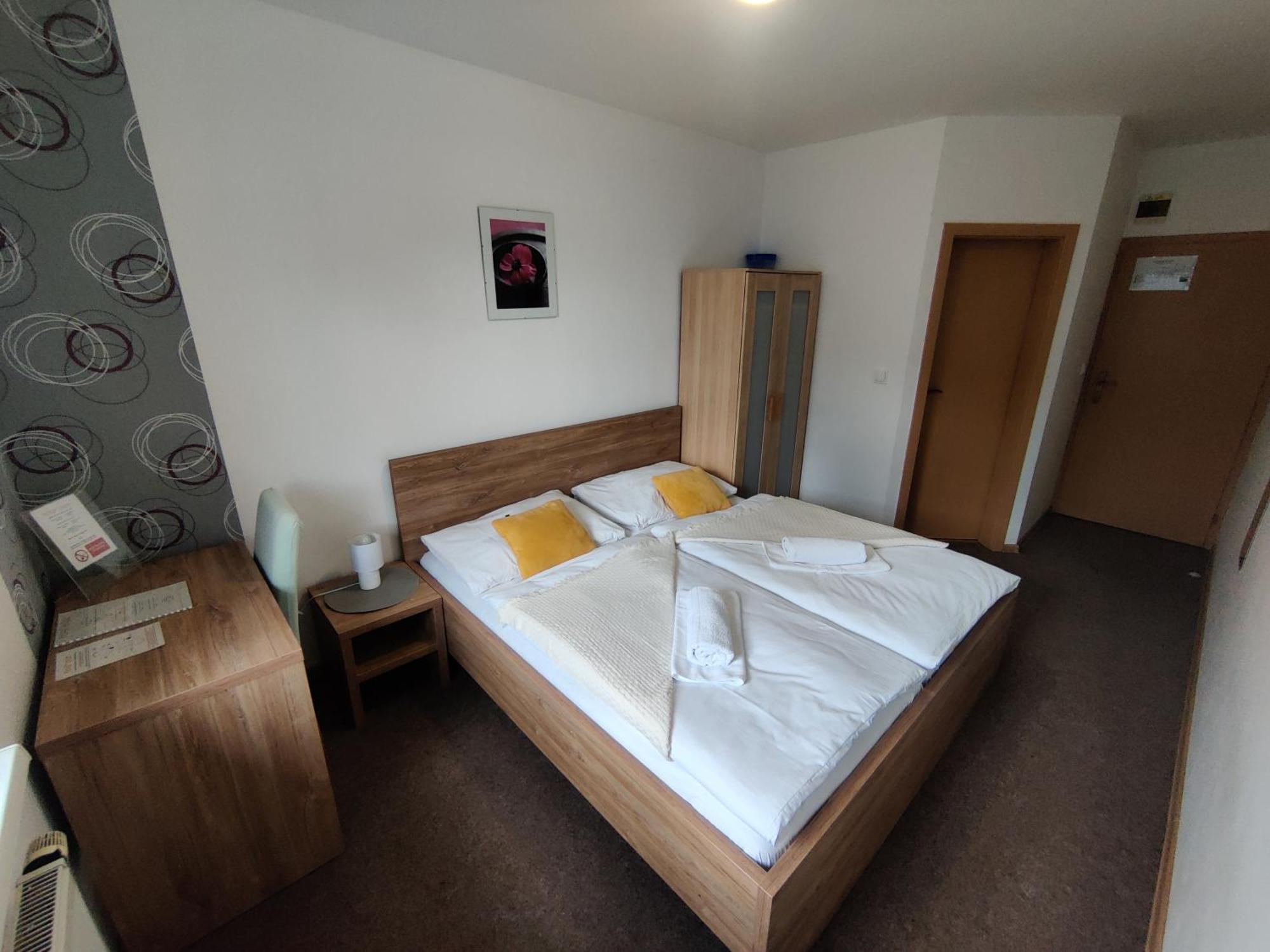 Hotel Orlan Bratislava Ngoại thất bức ảnh