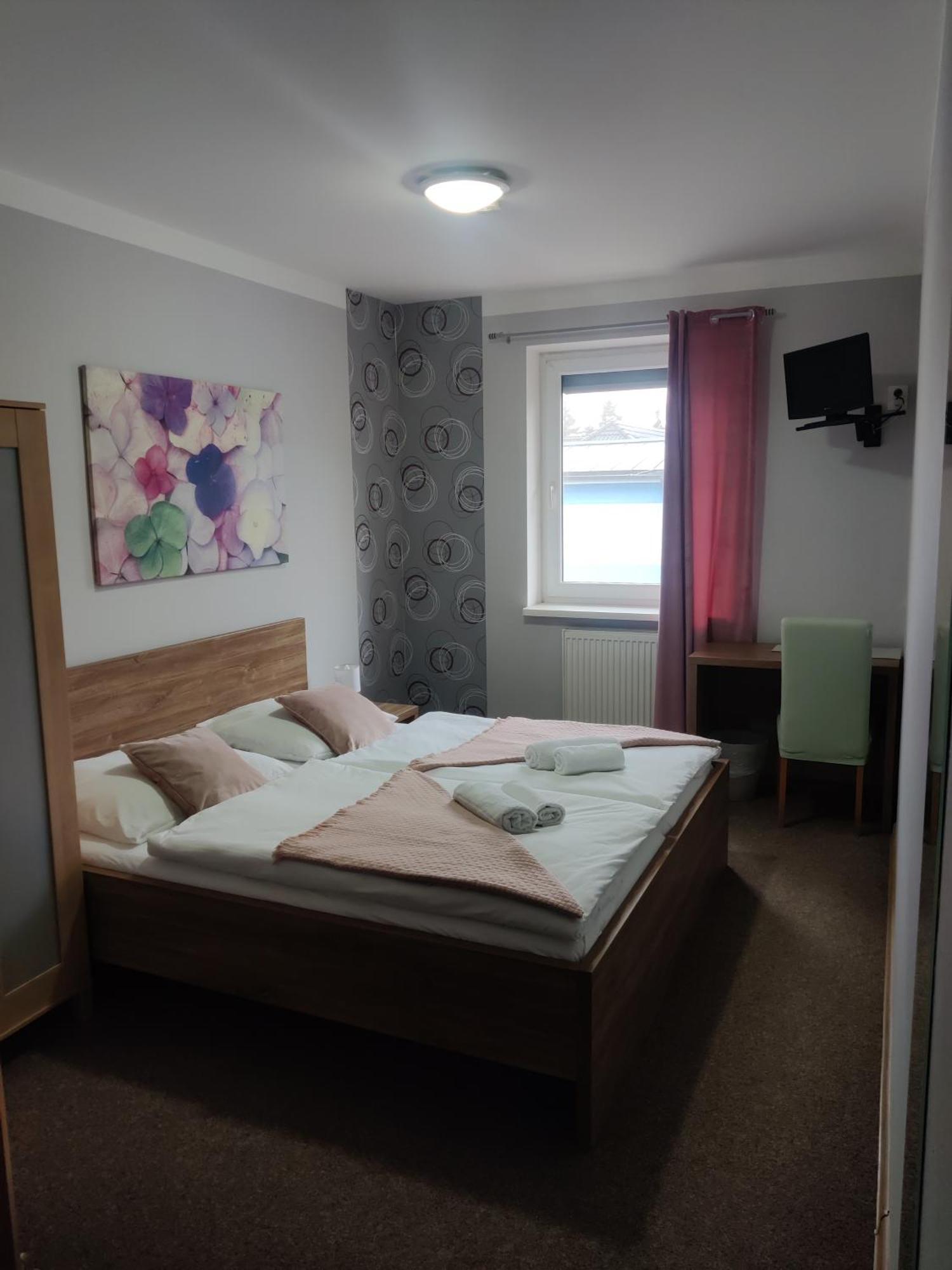 Hotel Orlan Bratislava Ngoại thất bức ảnh