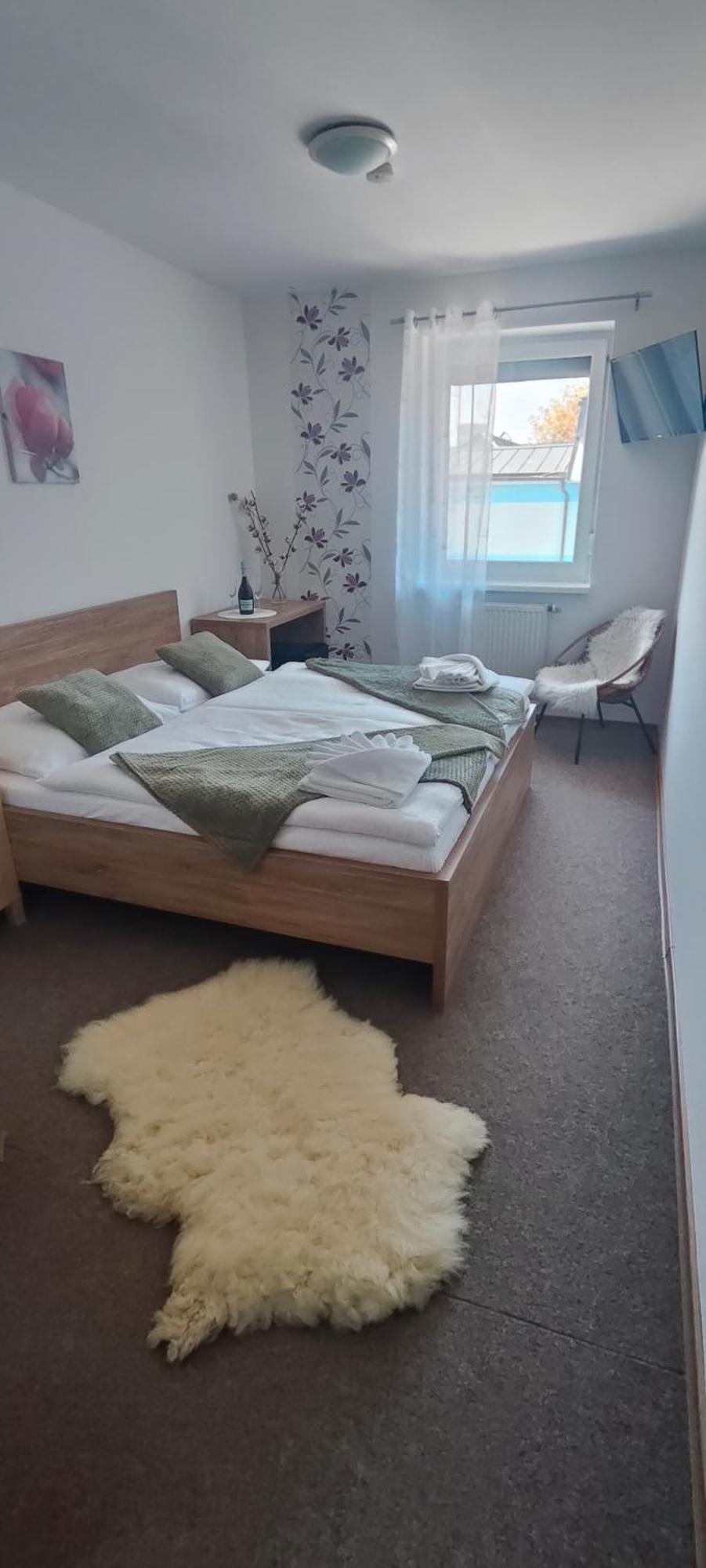Hotel Orlan Bratislava Ngoại thất bức ảnh